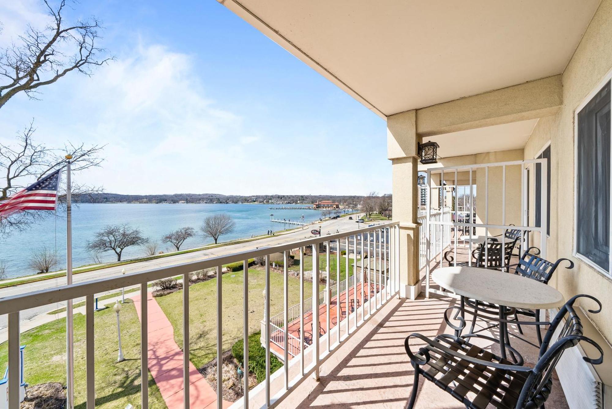 Bella Vista Suites Lake Geneva Ngoại thất bức ảnh