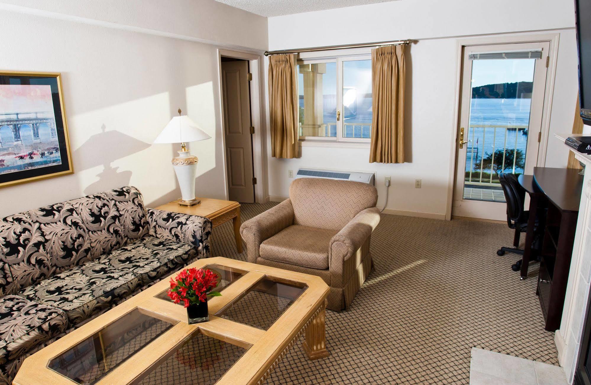 Bella Vista Suites Lake Geneva Ngoại thất bức ảnh
