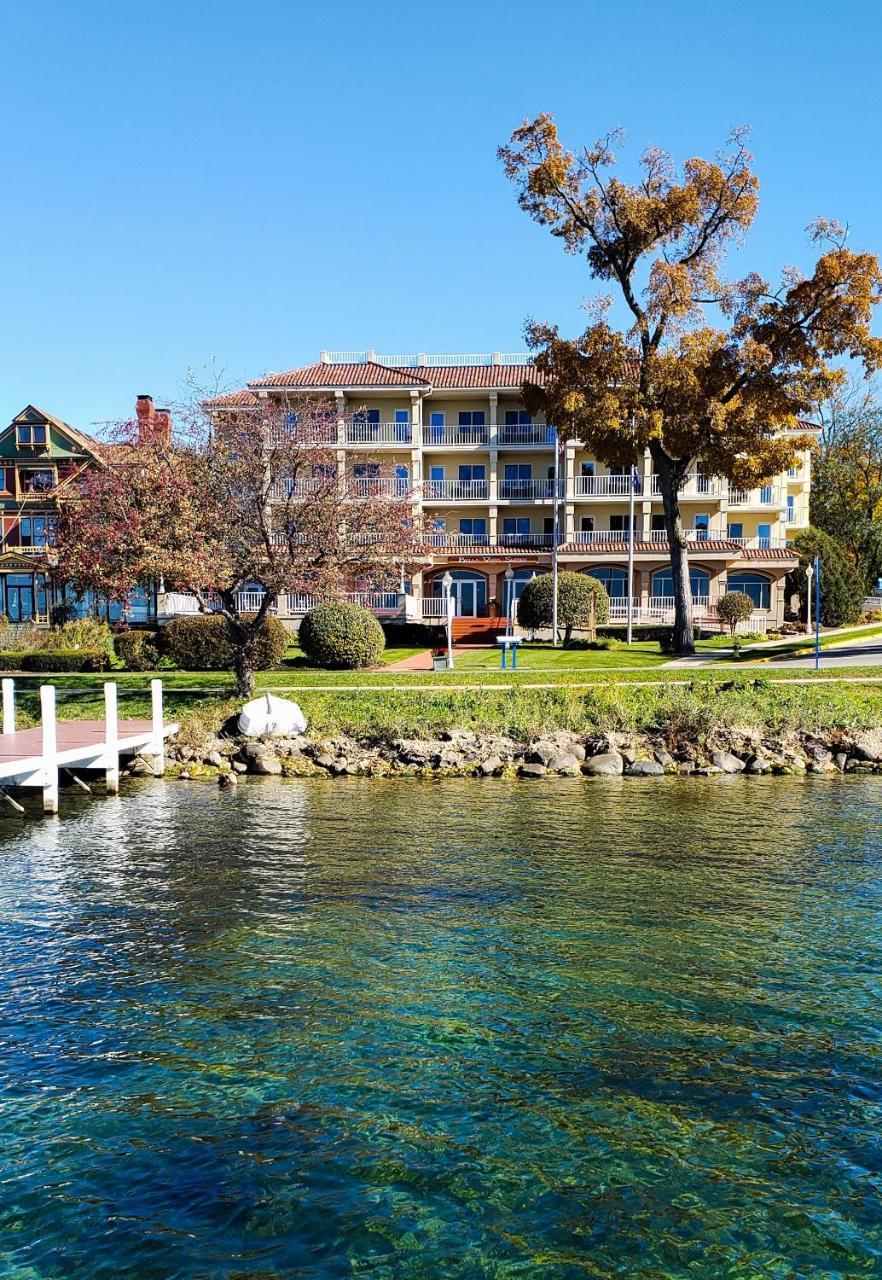 Bella Vista Suites Lake Geneva Ngoại thất bức ảnh